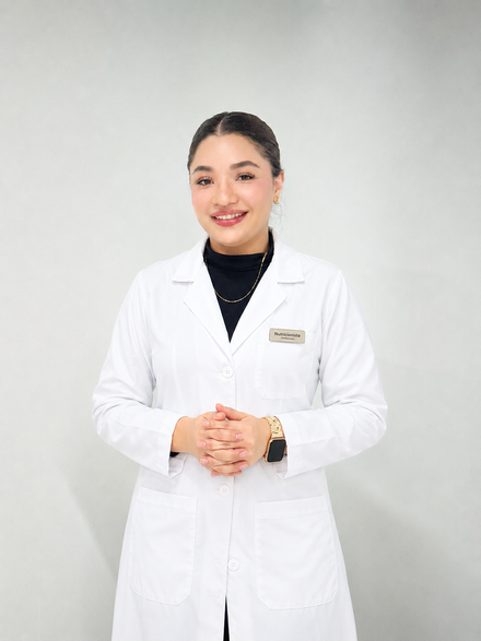Sara · Nutricionista + Dermocosmiatra